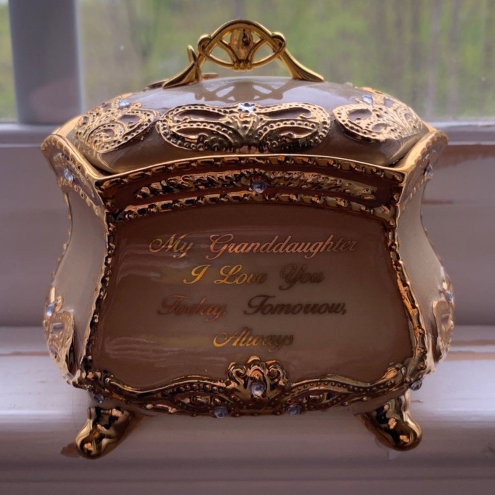 Heirloom Music Box The Bradford Exchange